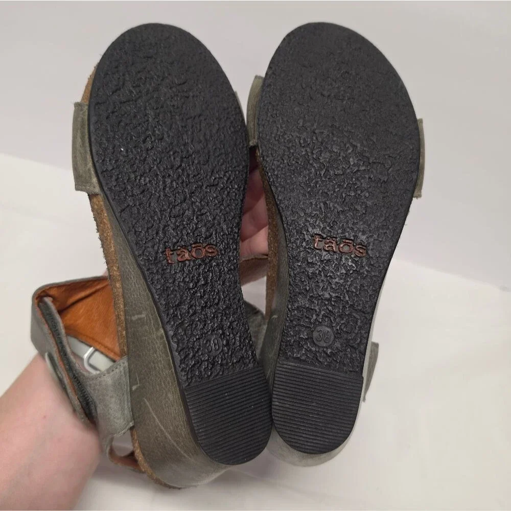 Taos Footwear Carousel 2 Sandals In Graphite Gray Leather Adjustable Straps US 7